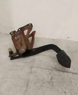Mercedes-Benz Sprinter W901 W902 W903 W904 Brake pedal 1232910082