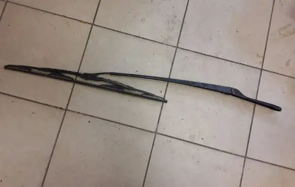 BMW X5 E53 Front wiper blade arm 7075612 183800