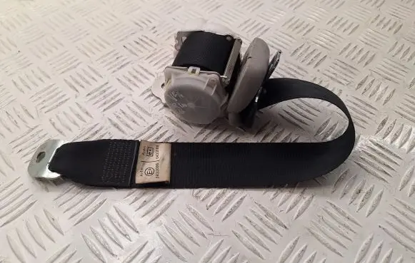 Toyota Corolla Verso AR10 Third row seat belt 735600F010C0 H073818