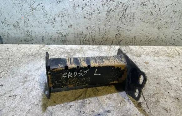 Toyota Yaris Cross Front bumper shock/impact absorber 