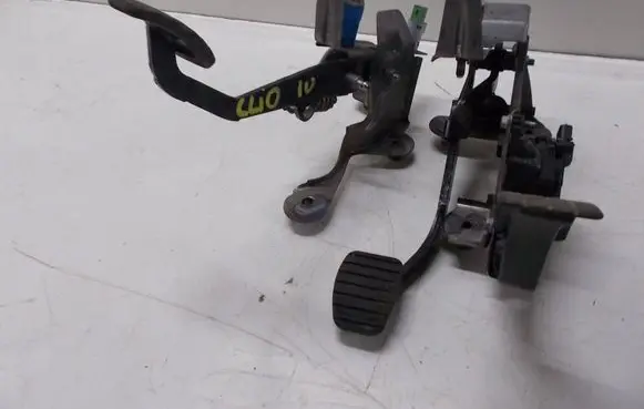 Renault Clio IV Clutch pedal 656232