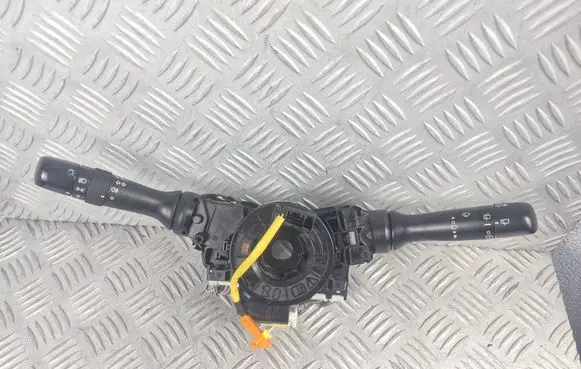 Toyota Yaris Wiper turn signal indicator stalk/switch 17F001