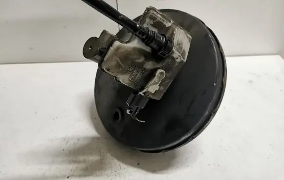 Ford Focus C-MAX Brake booster 3M512B195AH