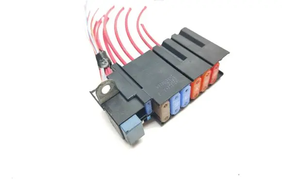 Renault Trafic III (X82) Fuse module 243510925R 26C19 18016283