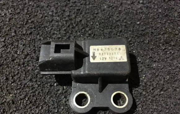 Mitsubishi Pajero Pinin Airbag deployment crash/impact sensor x2t22371 mr475078