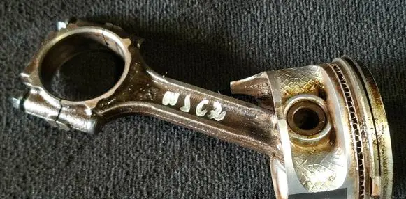 Jeep Grand Cherokee (WJ) Piston with connecting rod