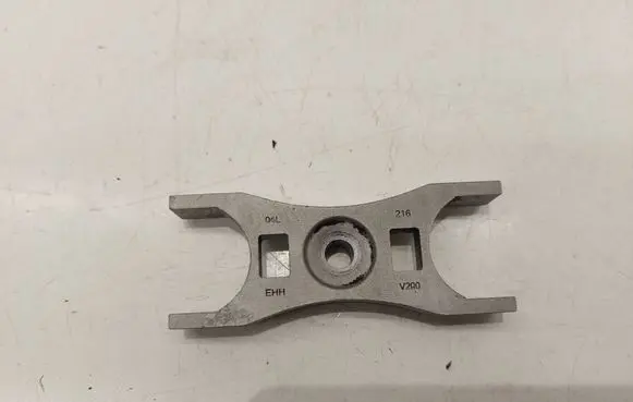 Skoda Octavia Mk3 (5E) Fuel Injector clamp holder 04L130216