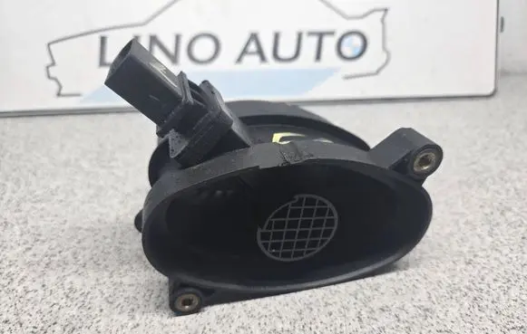 BMW 5 E60 E61 Mass air flow meter 13627788744 0928400504