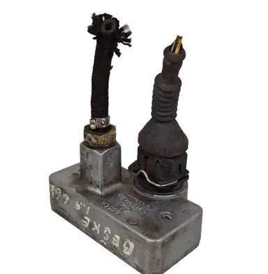 Audi A4 S4 B5 8D Air pressure sensor 0281002018