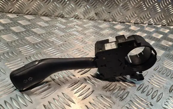 Volkswagen PASSAT B5 Indicator stalk 8L0953513