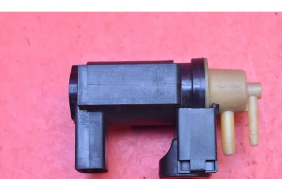 Volvo S90, V90 Vacuum valve 31339808