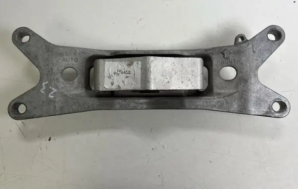 Ford Mustang VI Gearbox mounting bracket FR3C6068AB