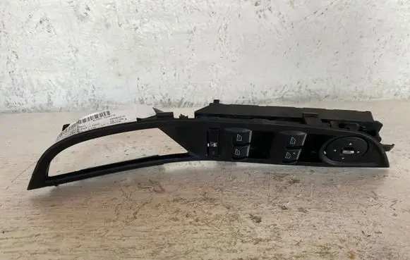 Ford Focus Electric window control switch 3S010020924 AM5T14A132AA