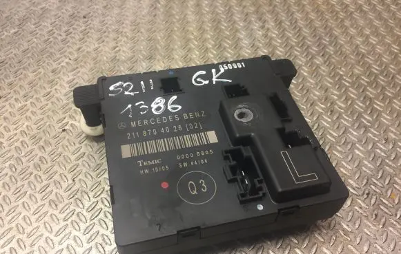 Mercedes-Benz E W211 Door control unit/module 2118704026 A2118704026