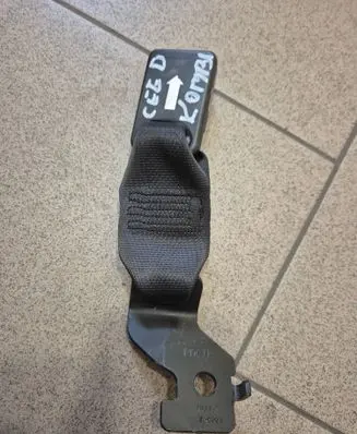Rear seatbelt buckle