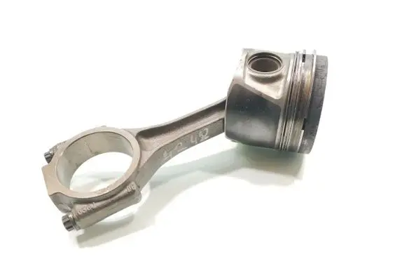 Volkswagen Eos Piston with connecting rod 