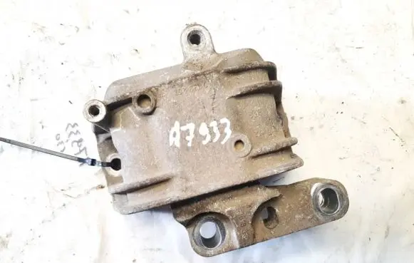 Skoda Octavia Mk2 (1Z) Engine mount bracket 1k0199262