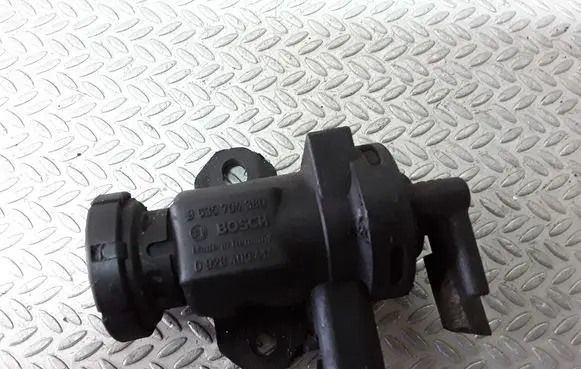 Citroen C5 Turbo solenoid valve 9635704380