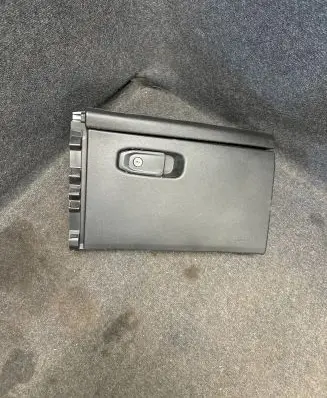 Glove box
