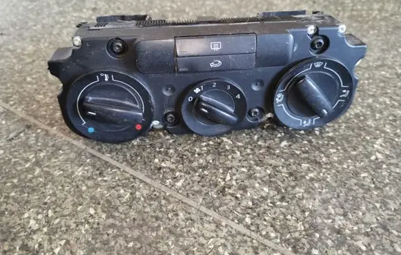 Volkswagen Caddy Climate control unit