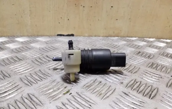 Audi A6 S6 C5 4B Windscreen/windshield washer pump