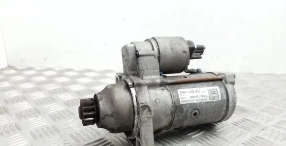 Volkswagen Golf VII Starter motor 02M911024S