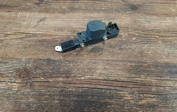 BMW 7 E32 Tailgate boot lock/latch motor 51261378396 1378396