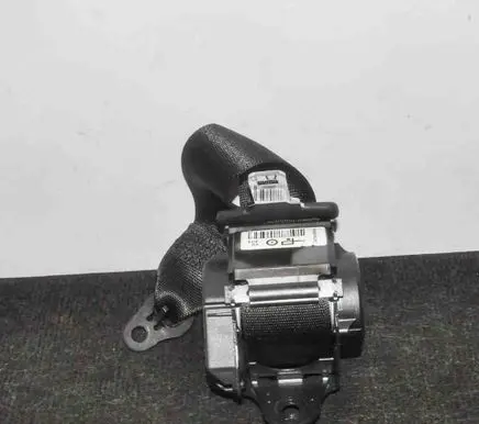 BMW 2 F22 F23 Rear seatbelt 7243309