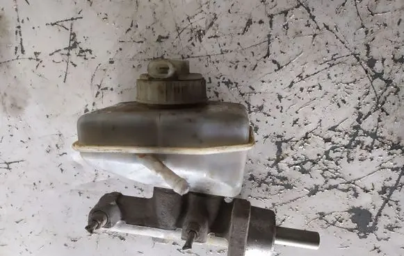 Opel Vectra B Master brake cylinder