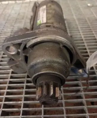 Volkswagen PASSAT B6 Starter motor 0AM911023B TS12ER20