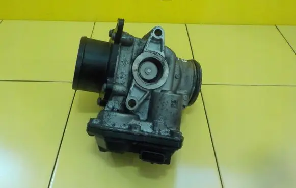 Jaguar XE EGR thermostat G4D35H273AA