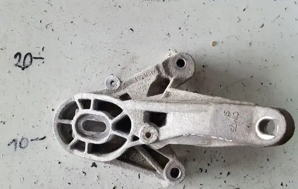 Mini One - Cooper Coupe R56 Gearbox mounting bracket 678711
