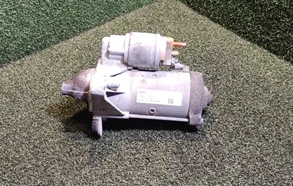 Opel Movano B Starter motor 233009813R A4709060400