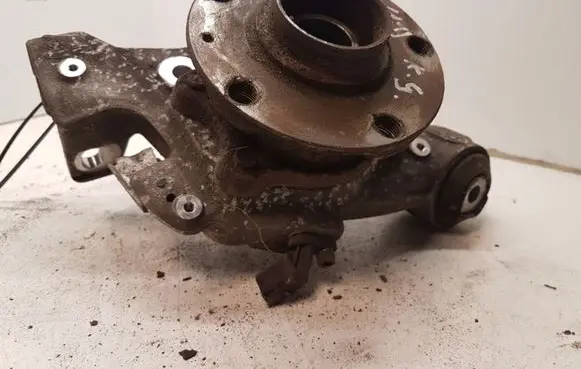 Audi A8 S8 D3 4E Rear wheel hub spindle/knuckle 4E0505435