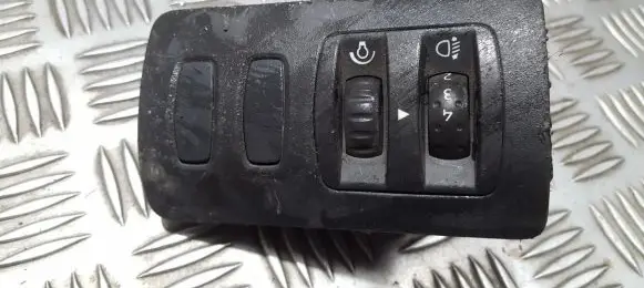 Renault Clio III Headlight level height control switch 8200407756 8200407757