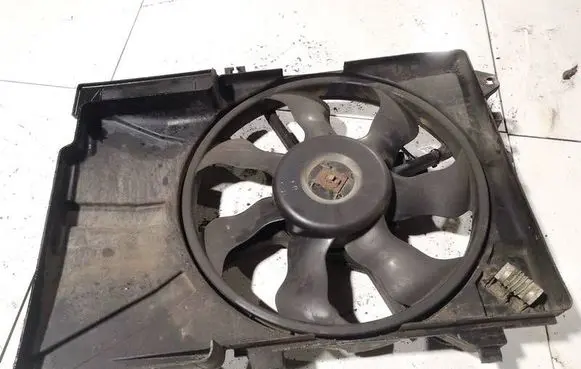 Hyundai Getz Radiator cooling fan shroud 