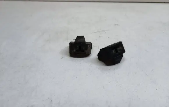 BMW 3 E90 E91 Radiator mount bracket 7805310 17117805310