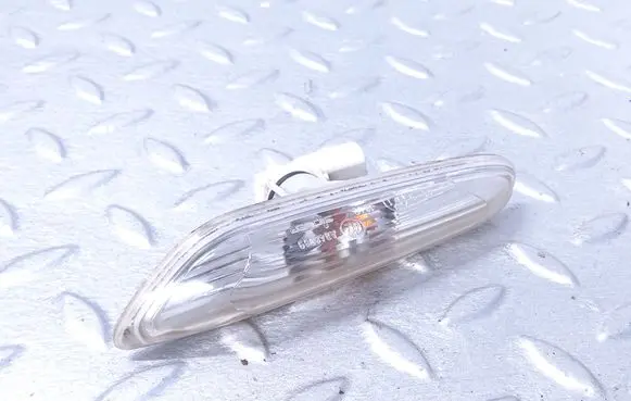 BMW 1 E81 E87 Front fender indicator light 6932997 63136932997 6313693299710