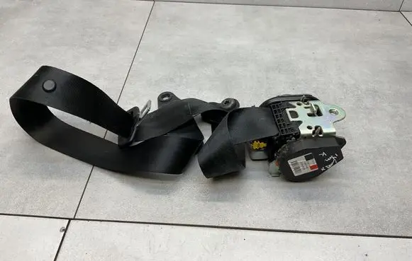 Ford Grand C-MAX Front seatbelt 615874900