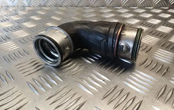 Intercooler hose/pipe