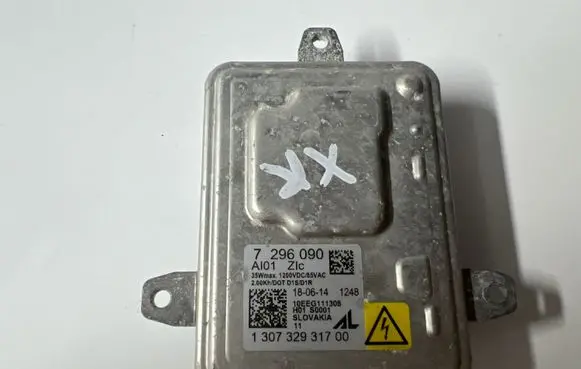 BMW X5 E70 Headlight ballast module Xenon 7296090 130732931700 10EEG111308