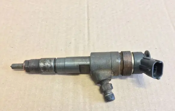 Citroen C4 II Fuel injector 0445110340