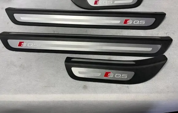 Audi Q5 SQ5 Front sill trim cover 8R0853374D
