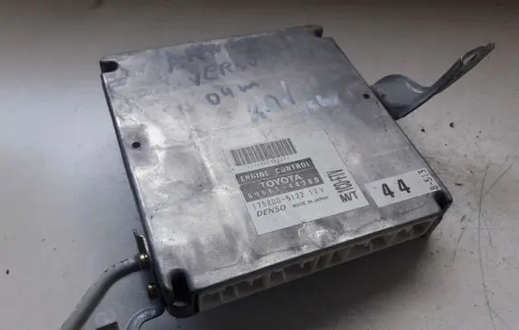 Toyota Avensis Verso Engine control unit/module 8966144300