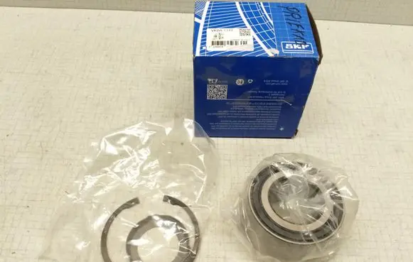 BMW 5 E34 Rear wheel hub spindle/knuckle VKBA1319 SKF
