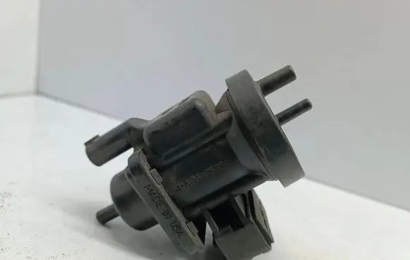 Mercedes-Benz S W220 Turbo solenoid valve A0005450427 0005450427