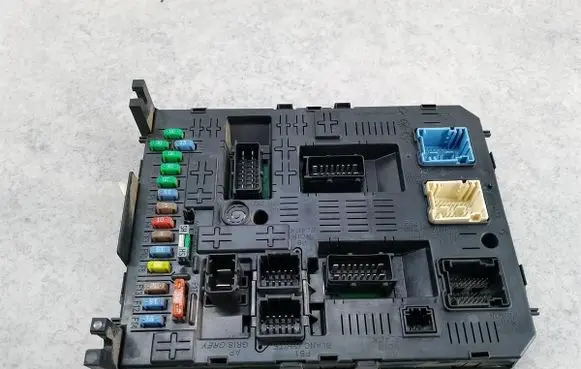 Citroen Berlingo Fuse box set 9664058780