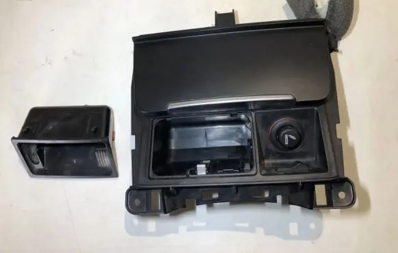 Audi A5 8T 8F Ashtray (front) 8K0857951 8K0857965