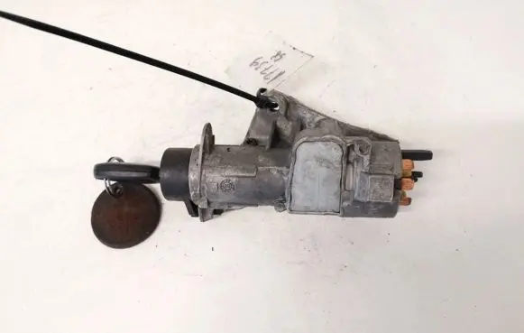 Volkswagen Golf IV Ignition lock 4b0905851c