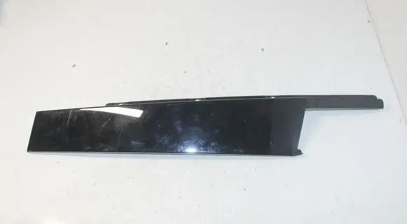 Audi A3 S3 8V Front door glass trim molding 8V5837902